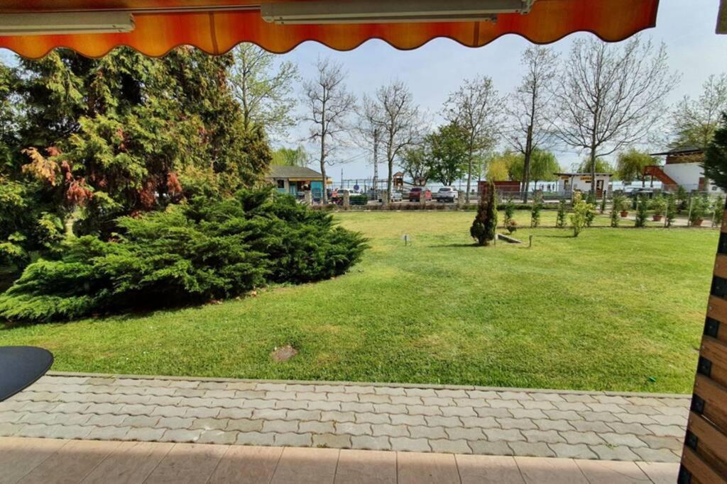 דירות שצ'ופק Igenyes 4 Fos Apartman Koezvetlen A Strandnal מראה חיצוני תמונה