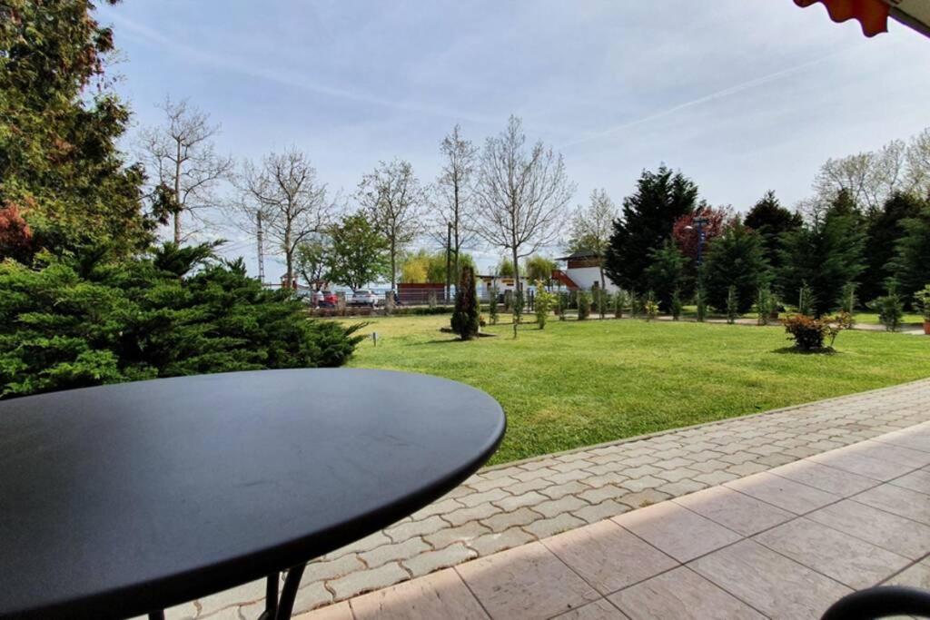 דירות שצ'ופק Igenyes 4 Fos Apartman Koezvetlen A Strandnal מראה חיצוני תמונה