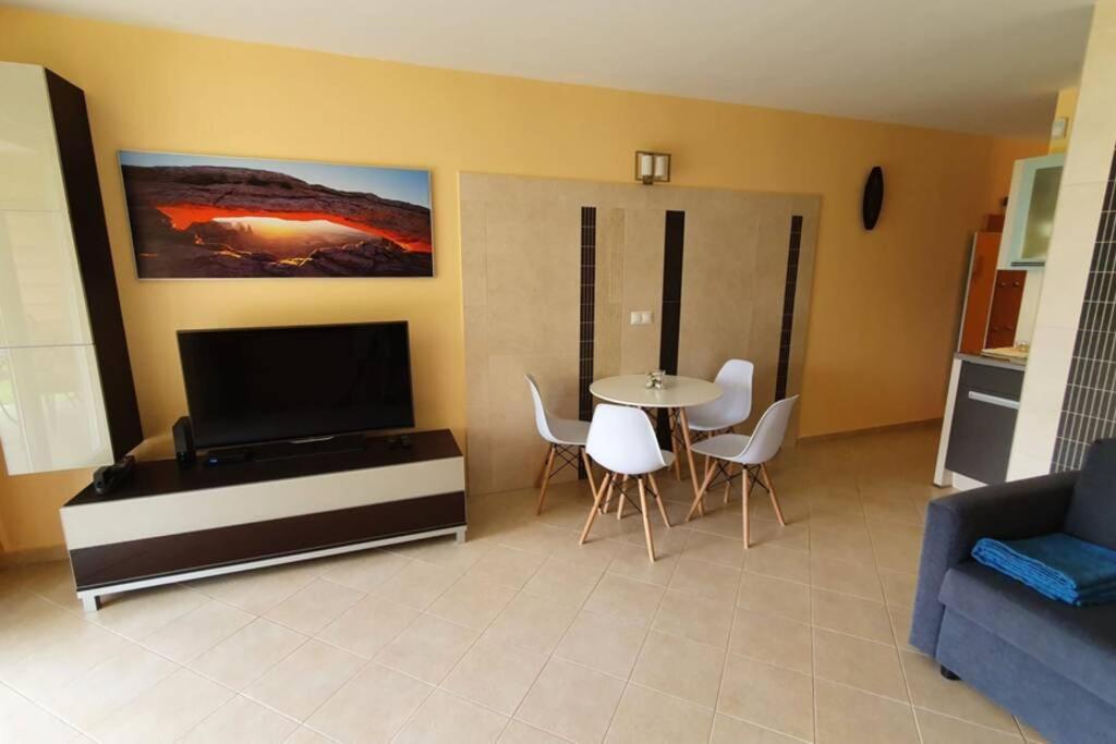 דירות שצ'ופק Igenyes 4 Fos Apartman Koezvetlen A Strandnal מראה חיצוני תמונה